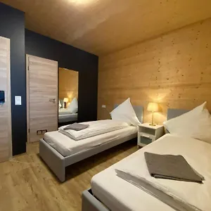 https://wg.topcolognehotels.com